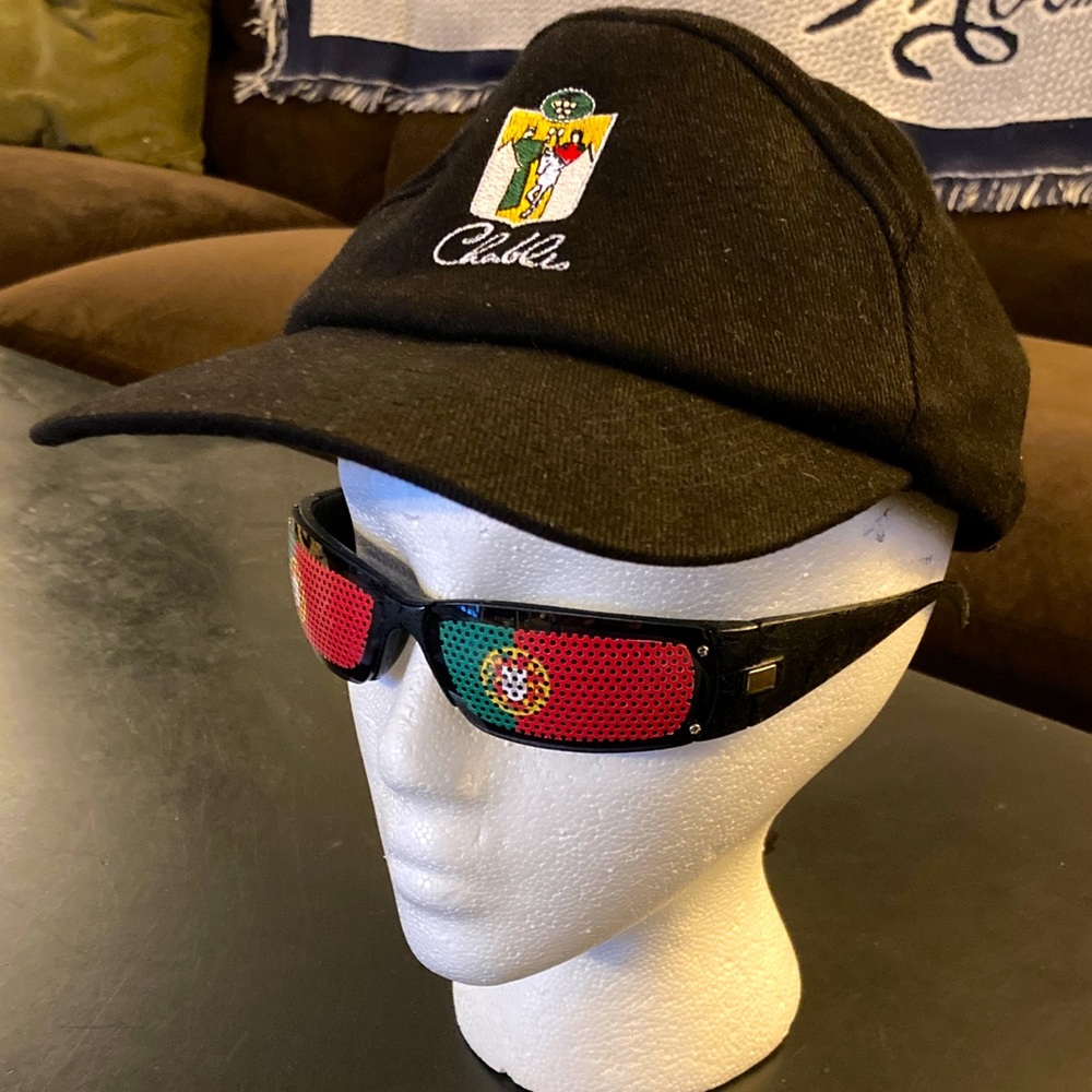 Chablis Cap ‘CANADIAN’ By Serie Graffic - Picture 1 of 12